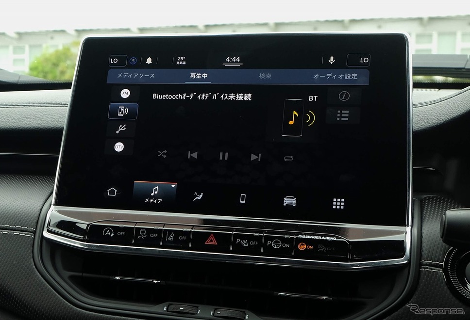 AM/FMラジオ(Uconnect)10.1インチタッチパネルモニター(Apple CarPlay/Android Auto)《写真提供 Jeep》