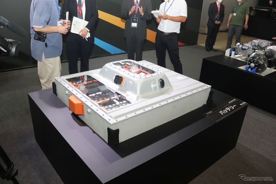 キャンターのバッテリーパック。41kWh。最大3個まで搭載できる《写真撮影 中尾真二》
