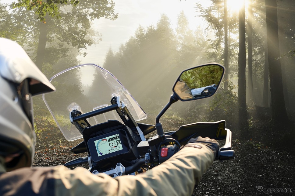 スズキVブイストローム1050DE《写真提供 スズキ》