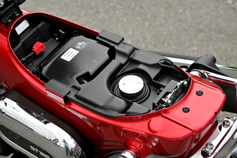 ホンダ ダックス125(パールネビュラレッド)《写真撮影 雪岡直樹》