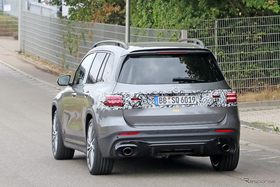 メルセデス AMG GLB 35 プロトタイプ(スクープ写真)《APOLLO NEWS SERVICE》