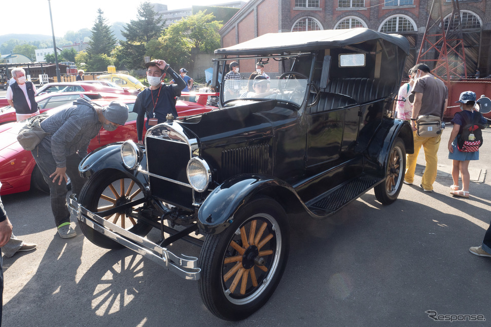 注目を集めていた「T型フォード」。プロトタイプは明治時代の1907年に完成。1911年には日本にもフォードの代理店が現れ、当時の価格で293万円で売られていたという。《写真撮影 佐藤正樹》