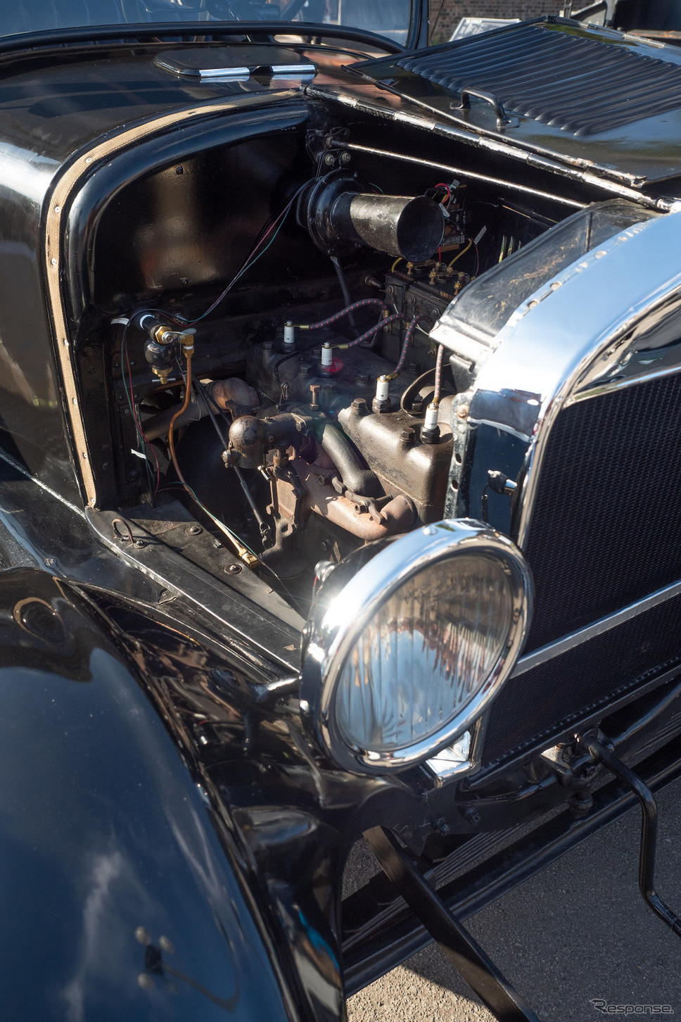 「T型フォード」の心臓部。エンジンスターターはアメリカから取り寄せられた。《写真撮影 佐藤正樹》