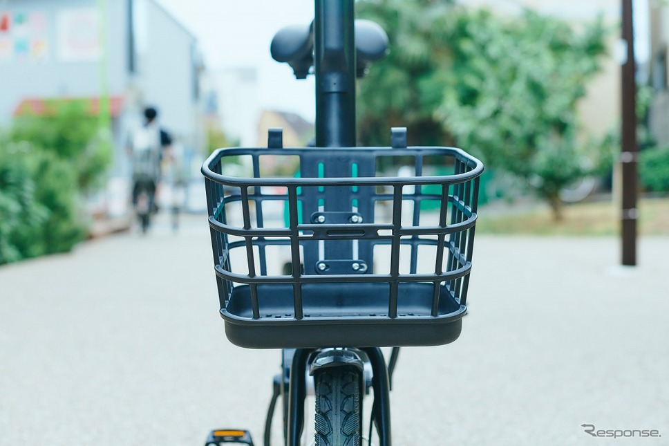 荷物を入れることができるカゴを装着《写真提供 Luup》