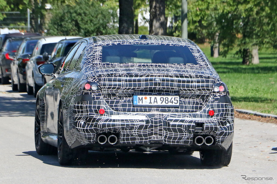 BMW M5 次期型プロトタイプ(スクープ写真)《APOLLO NEWS SERVICE》