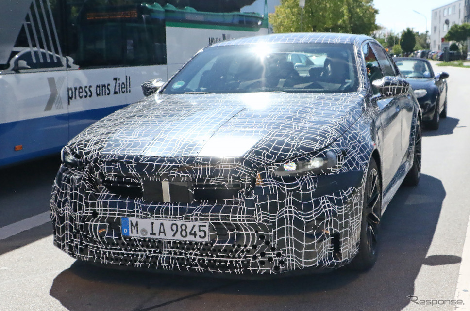 BMW M5 次期型プロトタイプ(スクープ写真)《APOLLO NEWS SERVICE》