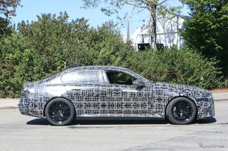 BMW M5 次期型プロトタイプ(スクープ写真)《APOLLO NEWS SERVICE》