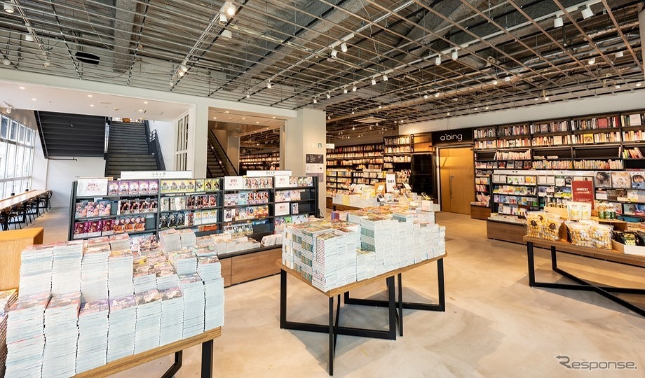 TSUTAYA BOOKSTORE《写真提供 オートバックスセブン》