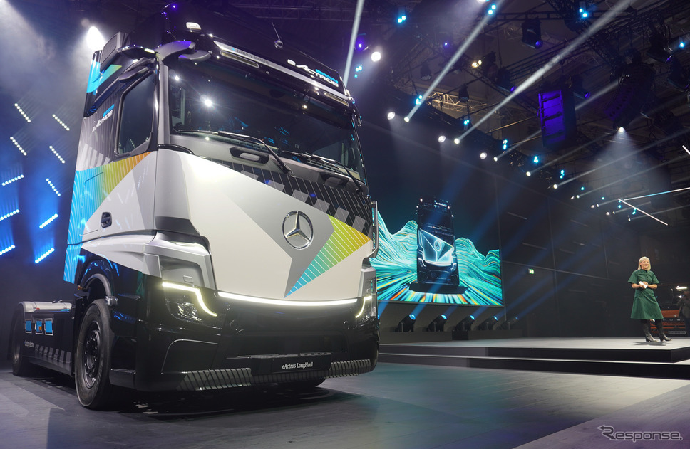 メルセデスベンツトラックの電気大型トラック『eアクトロス ロングホール』（IAAトランスポーテーション2022）《写真撮影 宮崎壮人》