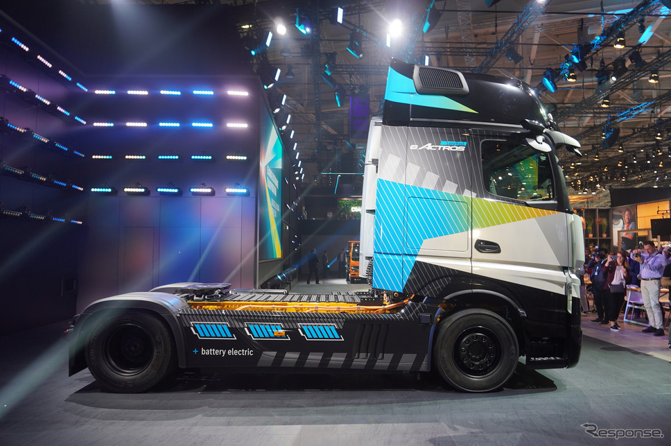 メルセデスベンツトラックの電気大型トラック『eアクトロス ロングホール』（IAAトランスポーテーション2022）《写真撮影 宮崎壮人》