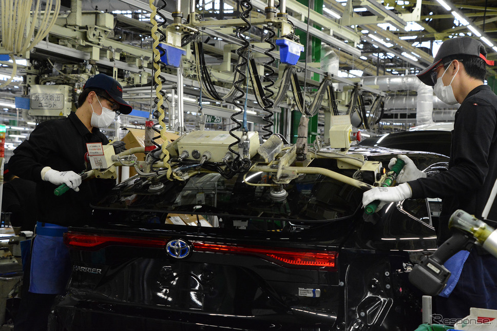 ハリアーを生産するトヨタ自動車高岡工場《写真提供 トヨタ自動車》