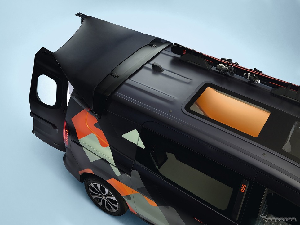 ルノー・カングー E-TECH エレクトリック の「ヒッピー・キャビア・モーテル」《photo by Renault》