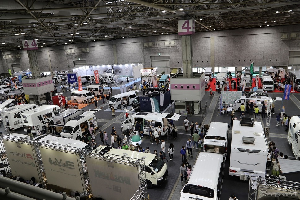 大阪キャンピングカーフェア(2021年の模様)《写真提供 大阪キャンピングカーフェア2022実行委員会》