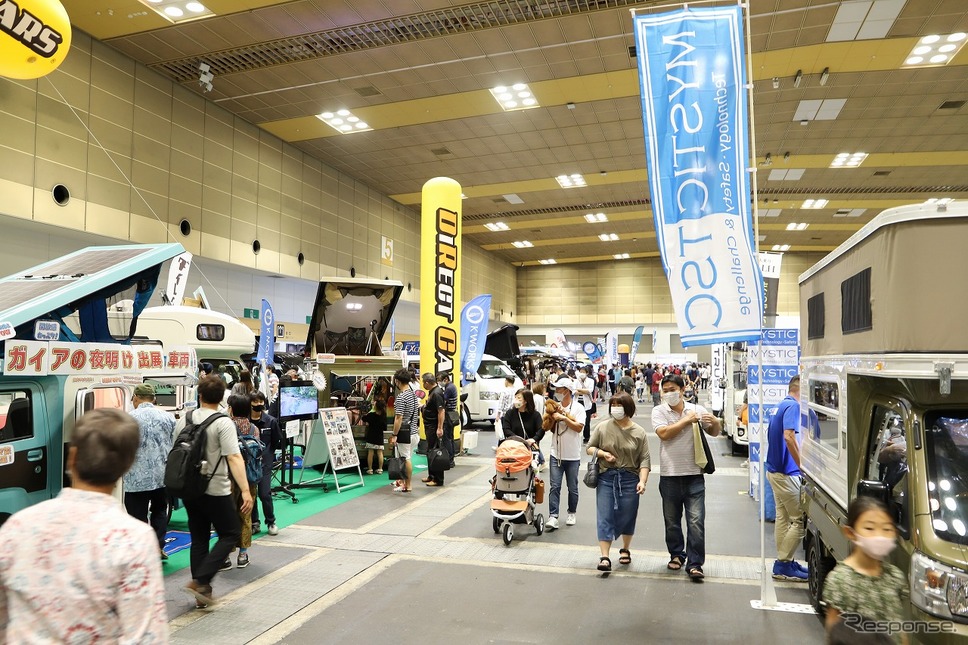 大阪キャンピングカーフェア(2021年の模様)《写真提供 大阪キャンピングカーフェア2022実行委員会》