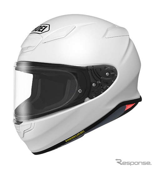 SHOEI Z-8(ルミナスホワイト)《写真提供 SHOEI》