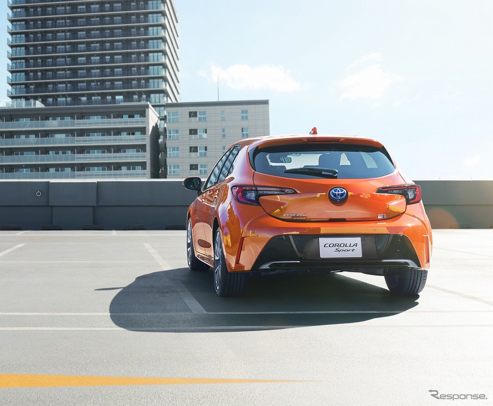 トヨタ カローラスポーツG“Z”（ハイブリッド車）（オレンジマイカメタリック）《写真提供 トヨタ自動車》