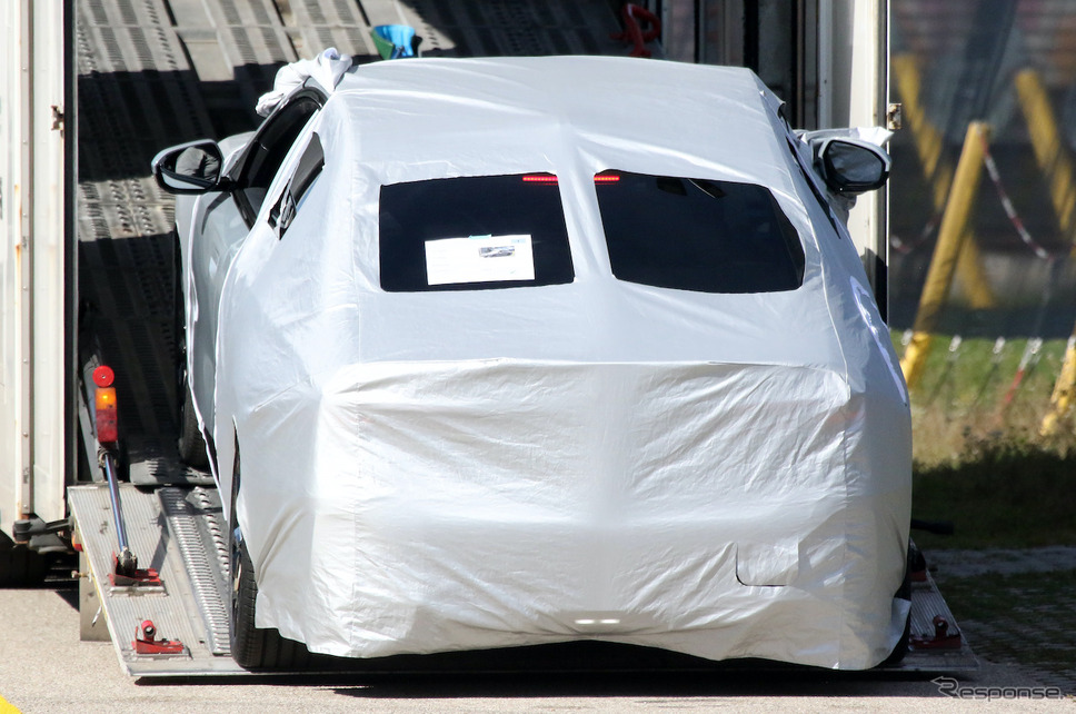 BMW i5 のエントリーモデルと思われる「i5 40」プロトタイプ(スクープ写真)《APOLLO NEWS SERVICE》