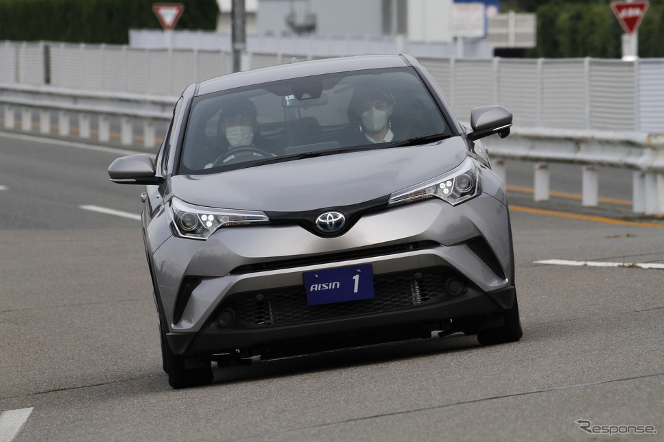 第3世代eアクスルを搭載した、トヨタ『C-HR』ベースの試作車《写真提供 アイシン》