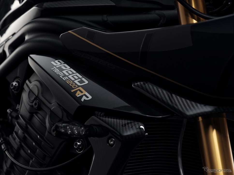 トライアンフ スピードトリプル1200RRボンドエディション《写真提供 トライアンフモーターサイクルズジャパン》