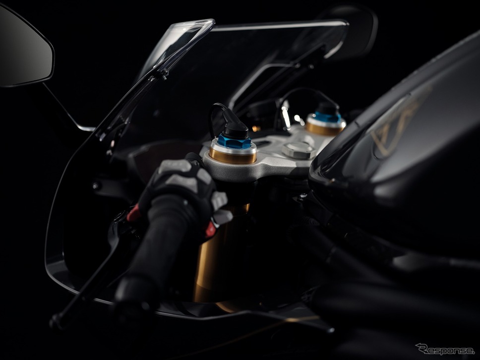 トライアンフ スピードトリプル1200RRボンドエディション《写真提供 トライアンフモーターサイクルズジャパン》