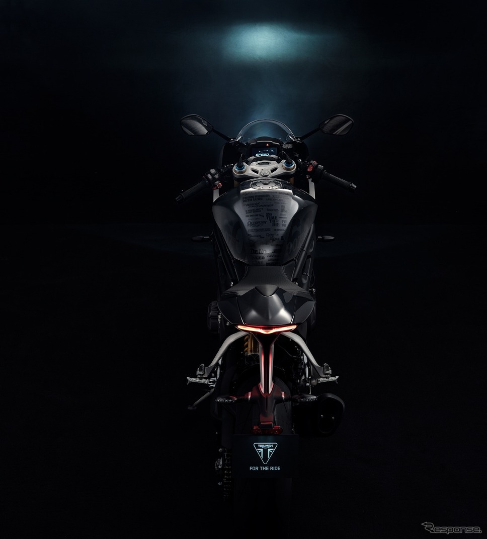トライアンフ スピードトリプル1200RRボンドエディション《写真提供 トライアンフモーターサイクルズジャパン》