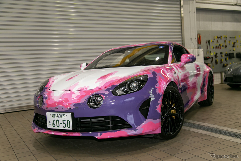 アルピーヌ×Obvious、コラボアートカー《写真撮影 二城利月》
