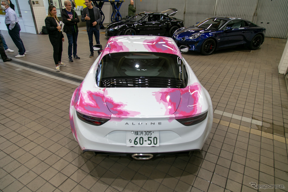アルピーヌ×Obvious、コラボアートカー《写真撮影 二城利月》