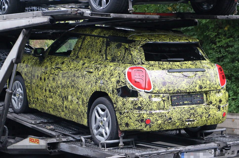 MINI初のクロスオーバーEV『エースマン』(スクープ写真)《APOLLO NEWS SERVICE》
