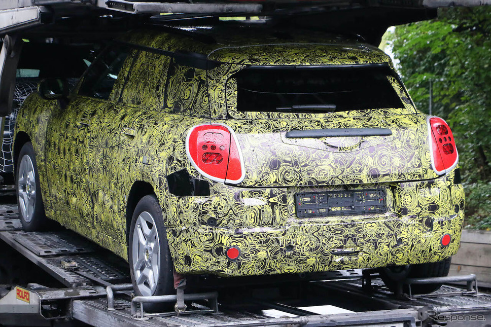 MINI初のクロスオーバーEV『エースマン』(スクープ写真)《APOLLO NEWS SERVICE》