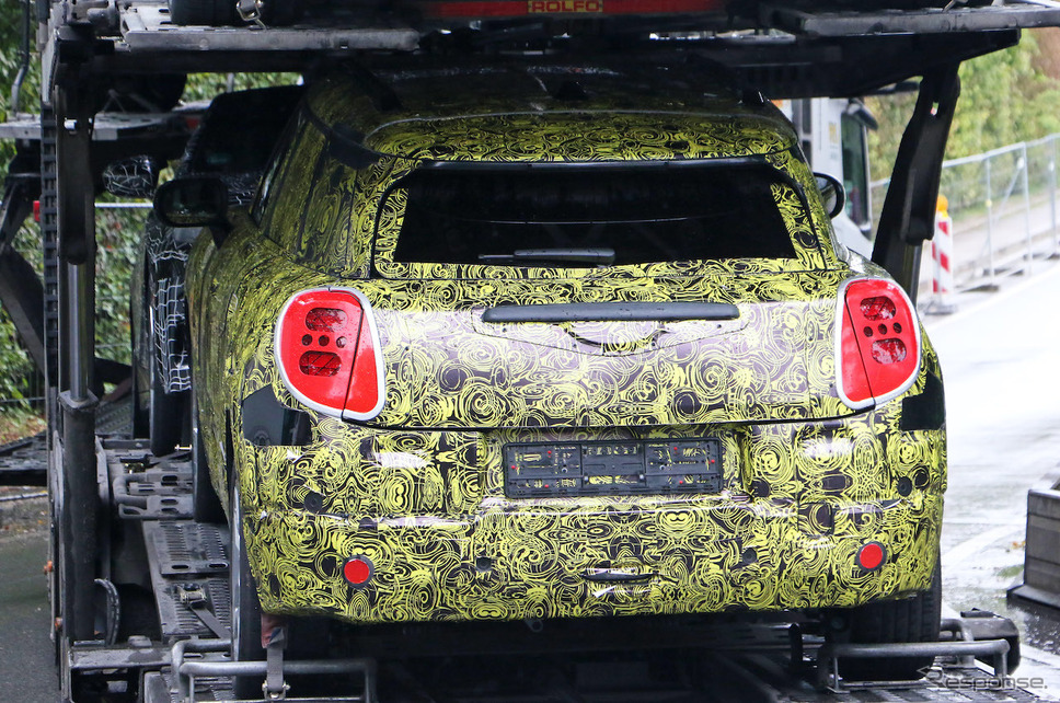 MINI初のクロスオーバーEV『エースマン』(スクープ写真)《APOLLO NEWS SERVICE》