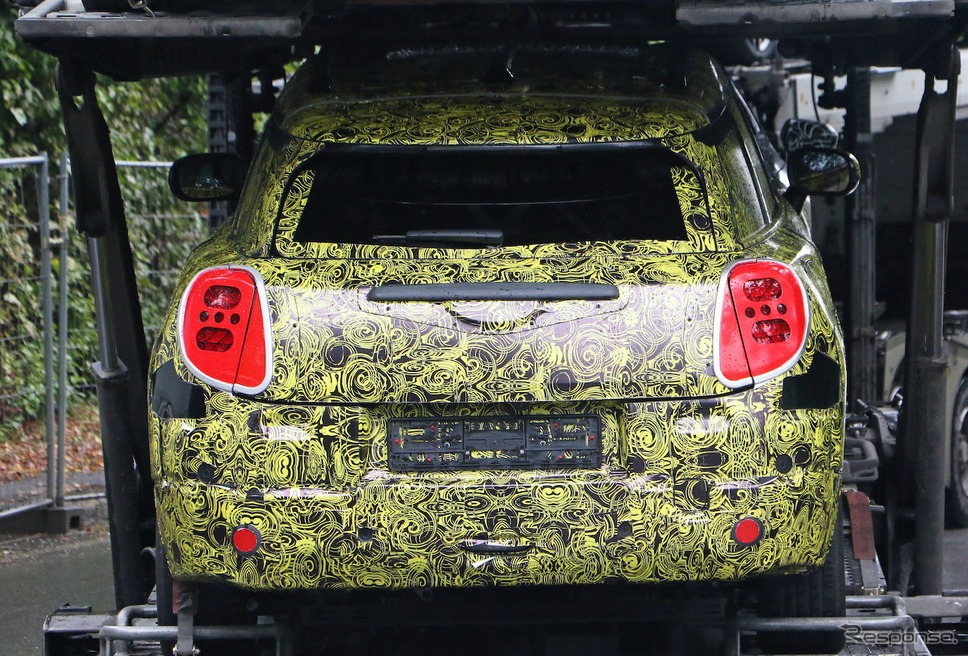 MINI初のクロスオーバーEV『エースマン』(スクープ写真)《APOLLO NEWS SERVICE》