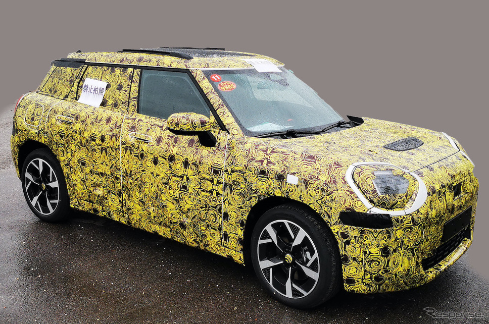 MINI初のクロスオーバーEV『エースマン』(スクープ写真)《APOLLO NEWS SERVICE》
