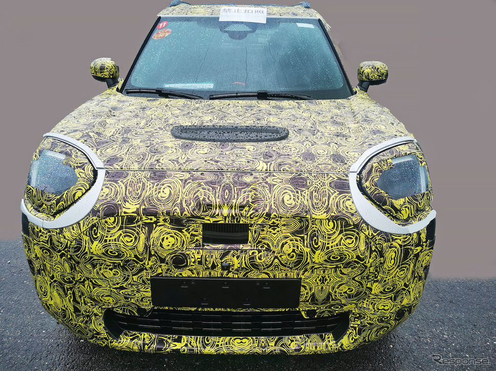 MINI初のクロスオーバーEV『エースマン』(スクープ写真)《APOLLO NEWS SERVICE》
