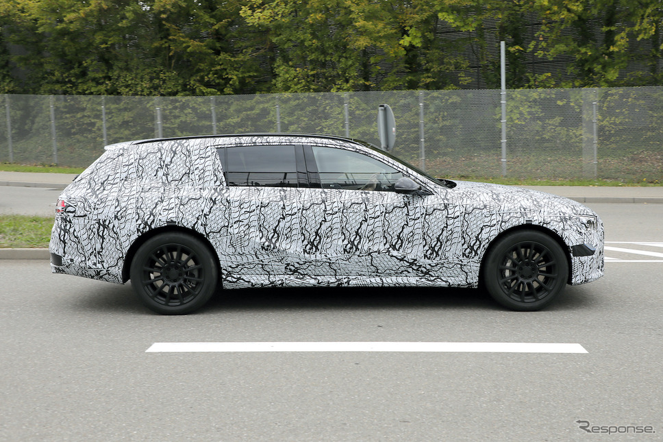 メルセデスベンツ Eクラス ステーションワゴン 次期型プロトタイプ(スクープ写真)《APOLLO NEWS SERVICE》