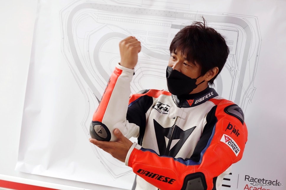 グレープEのインストラクター担当した鈴木大五郎氏《写真撮影 小林岳夫》