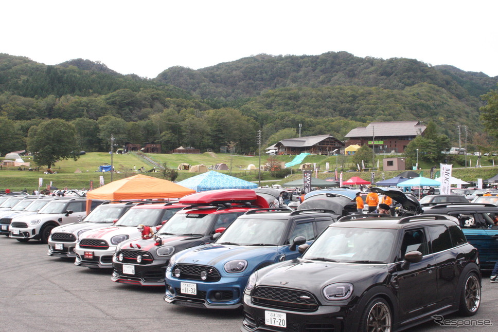 会場にズラリと並んだMINI《写真撮影 南部武寛》