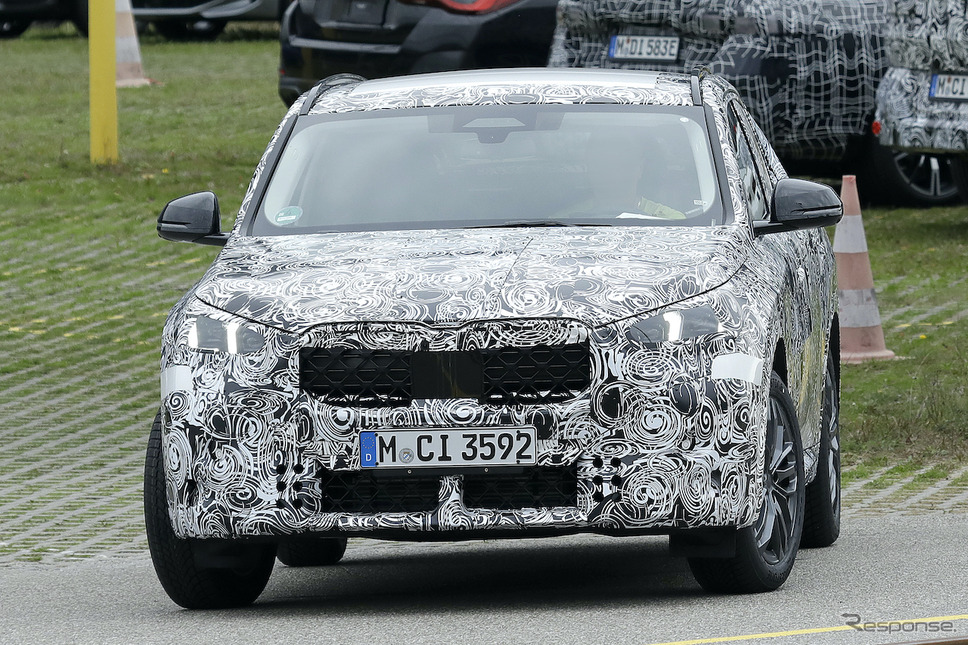 BMW X2 次期型プロトタイプ(スクープ写真)《APOLLO NEWS SERVICE》