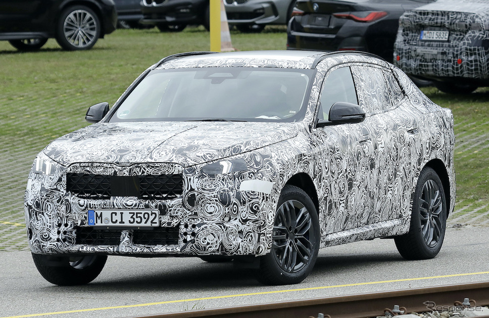 BMW X2 次期型プロトタイプ(スクープ写真)《APOLLO NEWS SERVICE》