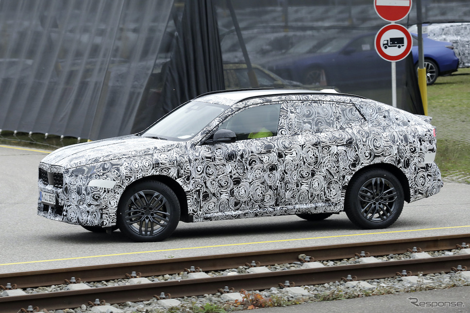 BMW X2 次期型プロトタイプ(スクープ写真)《APOLLO NEWS SERVICE》