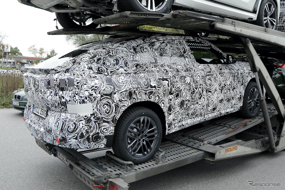 BMW X2 次期型プロトタイプ(スクープ写真)《APOLLO NEWS SERVICE》
