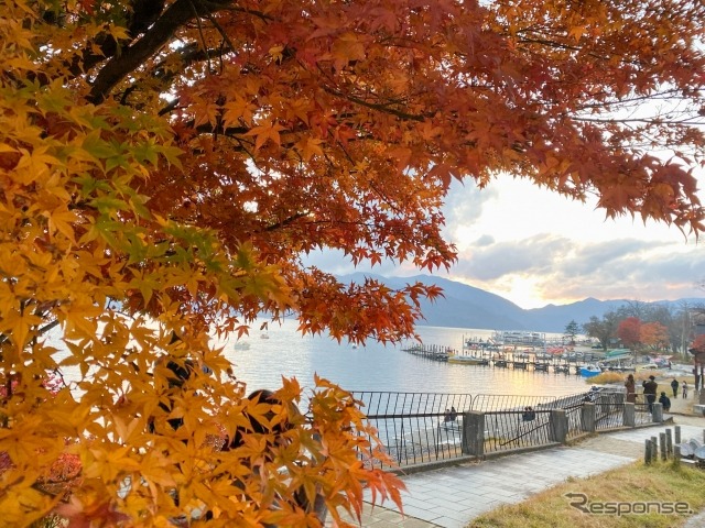 日光・中禅寺湖《写真提供 写真AC》