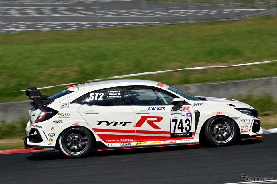 743号車Honda R&D Challenge FK8と若手エンジニア達《写真撮影 雪岡直樹》