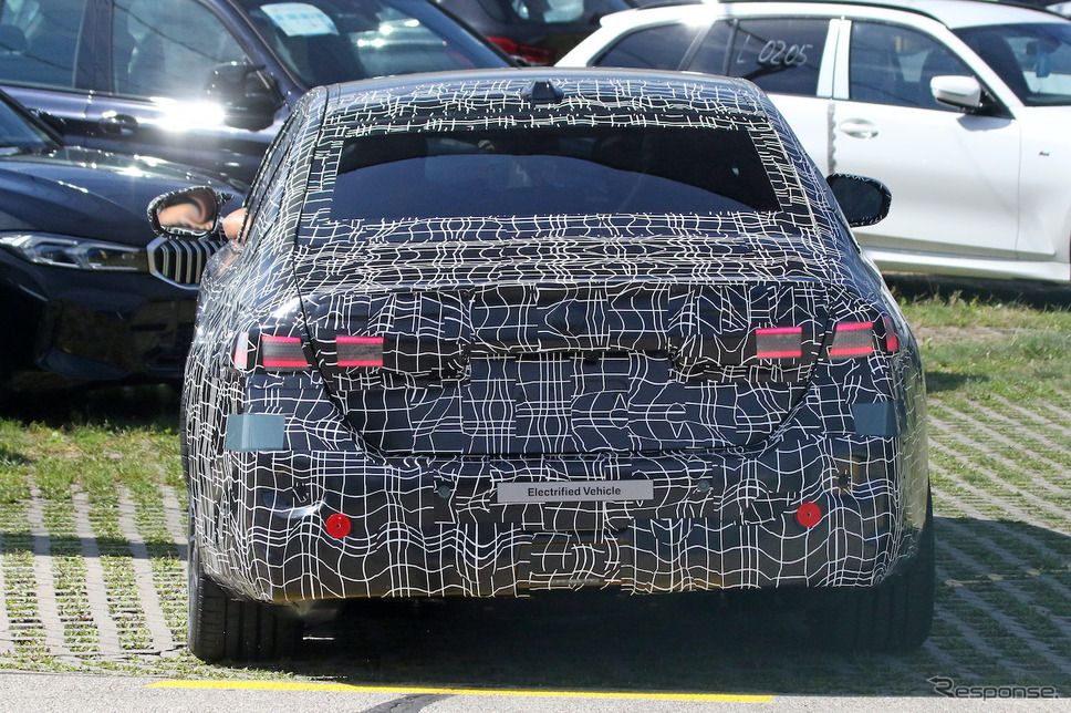 BMW i5 M60 プロトタイプ(スクープ写真)《APOLLO NEWS SERVICE》