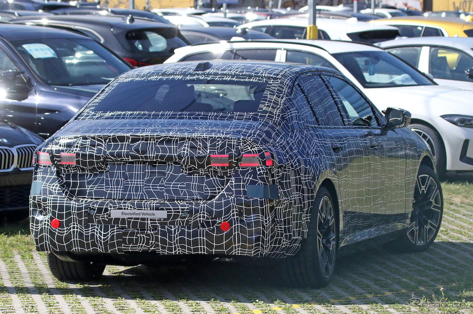 BMW i5 M60 プロトタイプ(スクープ写真)《APOLLO NEWS SERVICE》