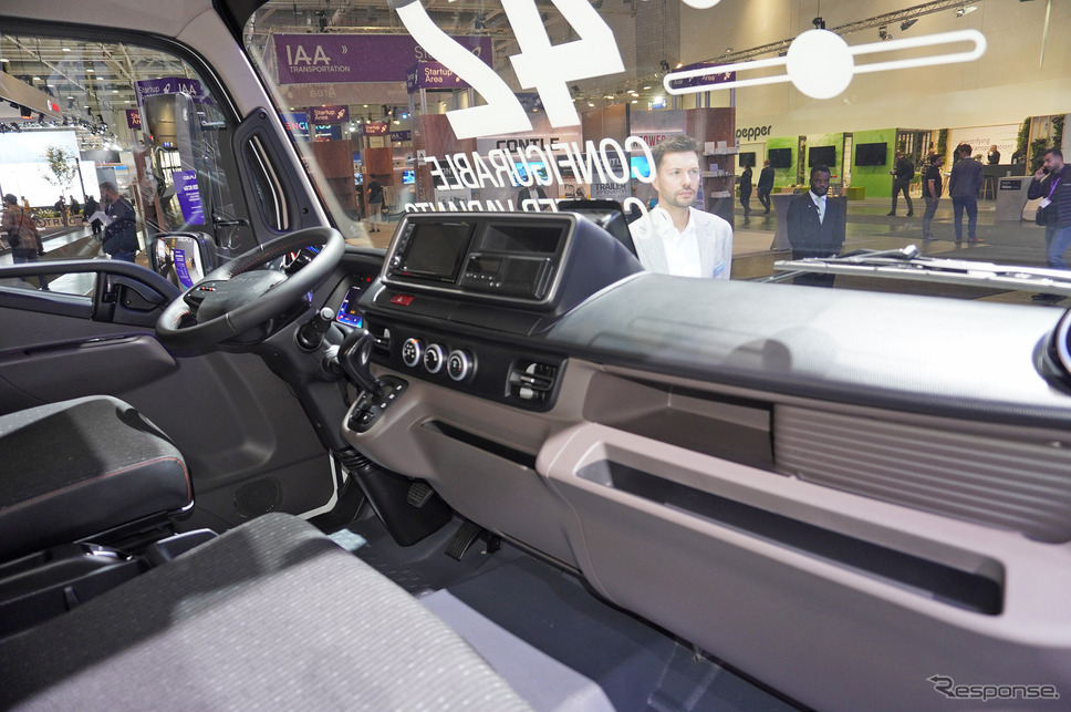 三菱ふそうの次世代EVトラック『eキャンター』（IAAトランスポーテーション2022）《写真撮影 宮崎壮人》