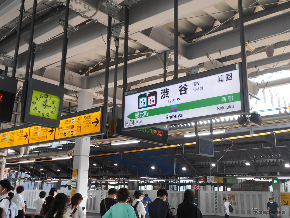 渋谷駅の埼京線ホーム。埼京線は山手線外回りの運休中、大崎〜赤羽間で増発。同一線路を走る湘南新宿ラインは通常運行となる。《写真提供 写真AC》