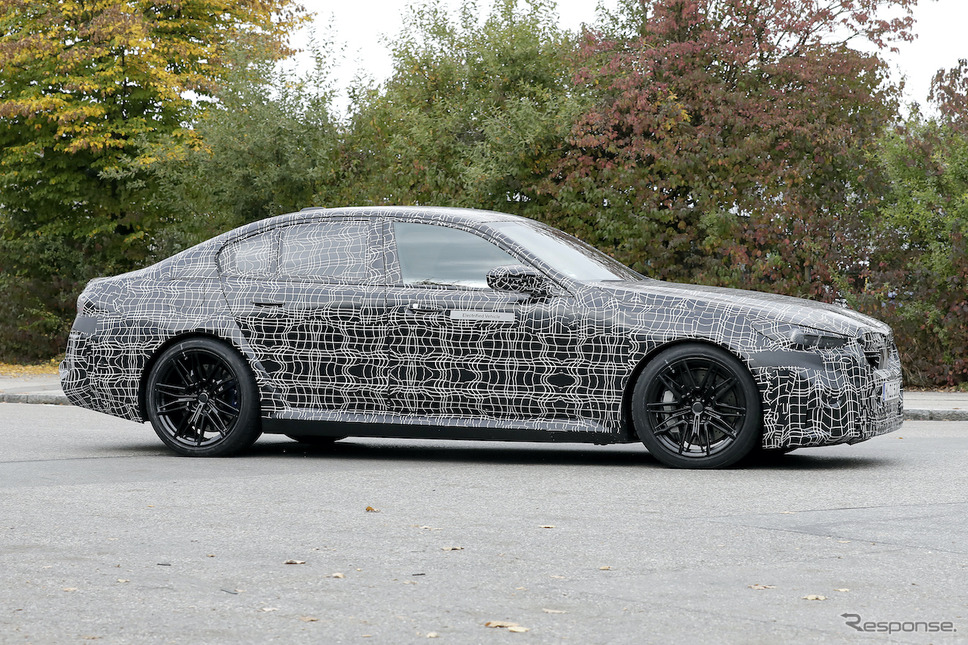 BWM M5 次期型プロトタイプ(スクープ写真)《APOLLO NEWS SERVICE》