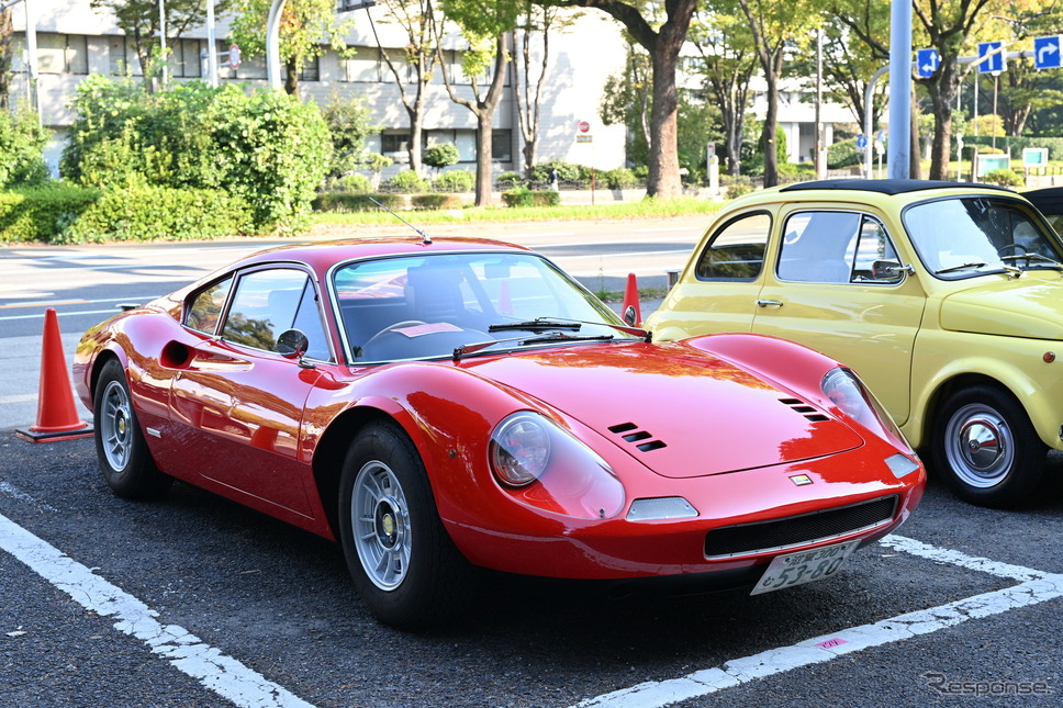 パレードの参加車両《写真撮影 廣井誠》