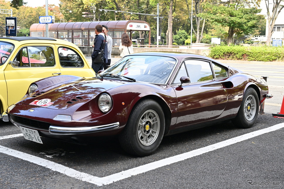 パレードの参加車両《写真撮影 廣井誠》