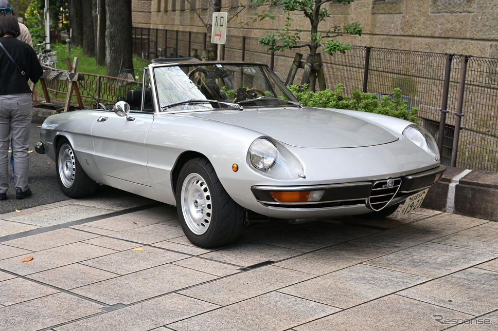 パレードの参加車両《写真撮影 廣井誠》